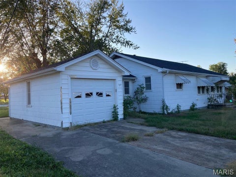 Photo of 322 S Gravois Avenue, Tipton, MO 65081 (MLS # 26068110)