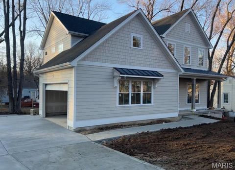 Photo of 112 Oakwood Avenue, Webster Groves, MO 63119 (MLS # 25073331)