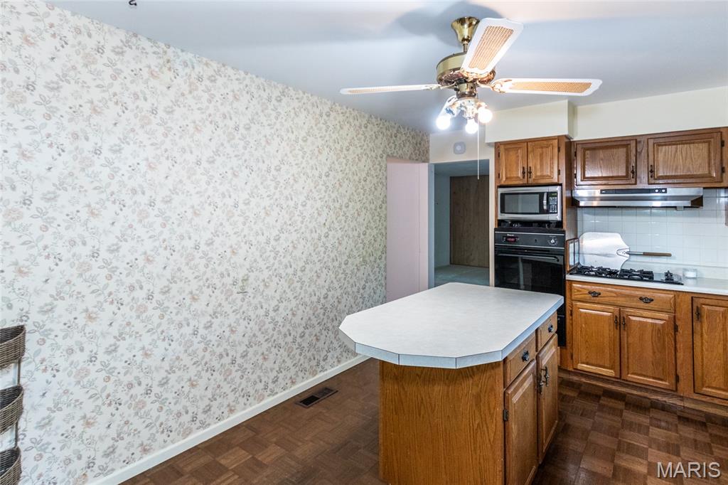 St Louis, Missouri 63141, United States, 3 Bedrooms Bedrooms, ,2 BathroomsBathrooms,Residential,Pending,208790