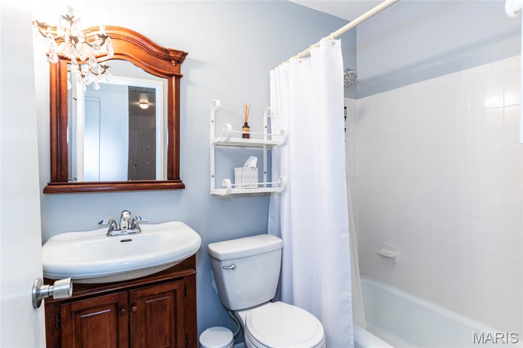 St Louis, Missouri 63141, United States, 3 Bedrooms Bedrooms, ,2 BathroomsBathrooms,Residential,Pending,208790