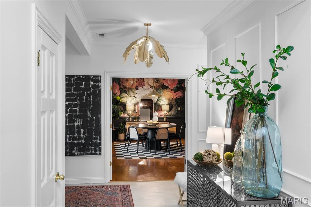Town & Country Manor - Residential
