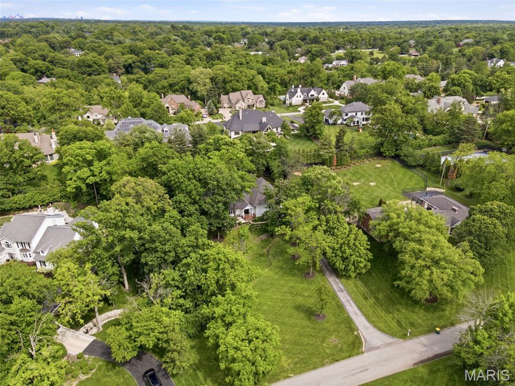 Town & Country Manor - Residential