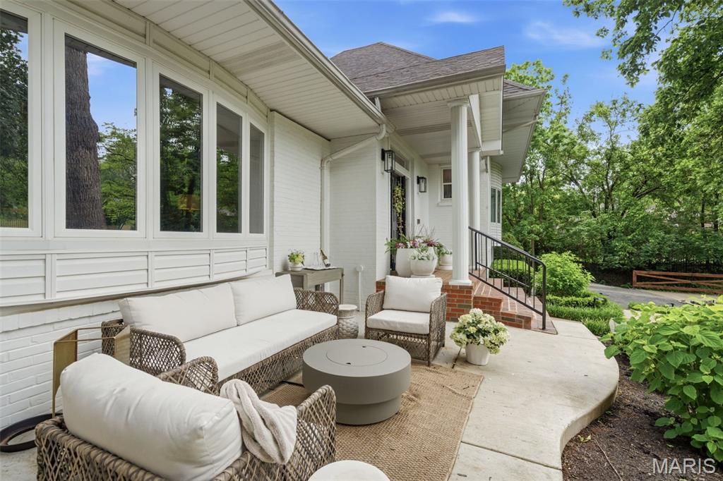 Town & Country Manor - Residential