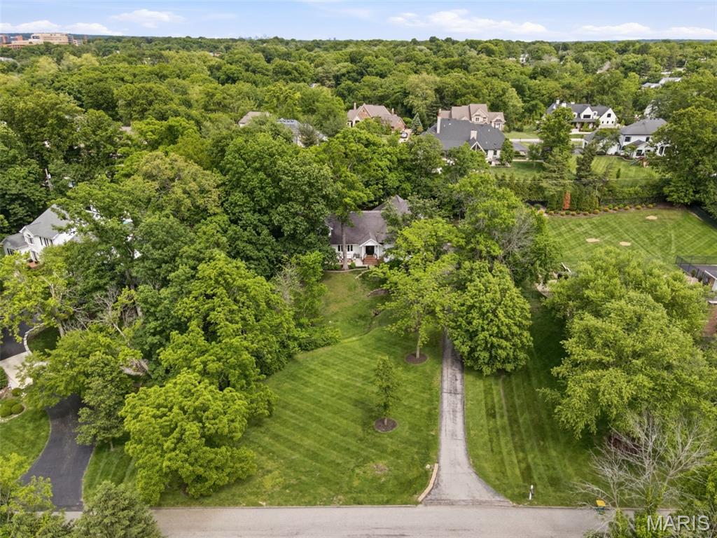 Town & Country Manor - Residential