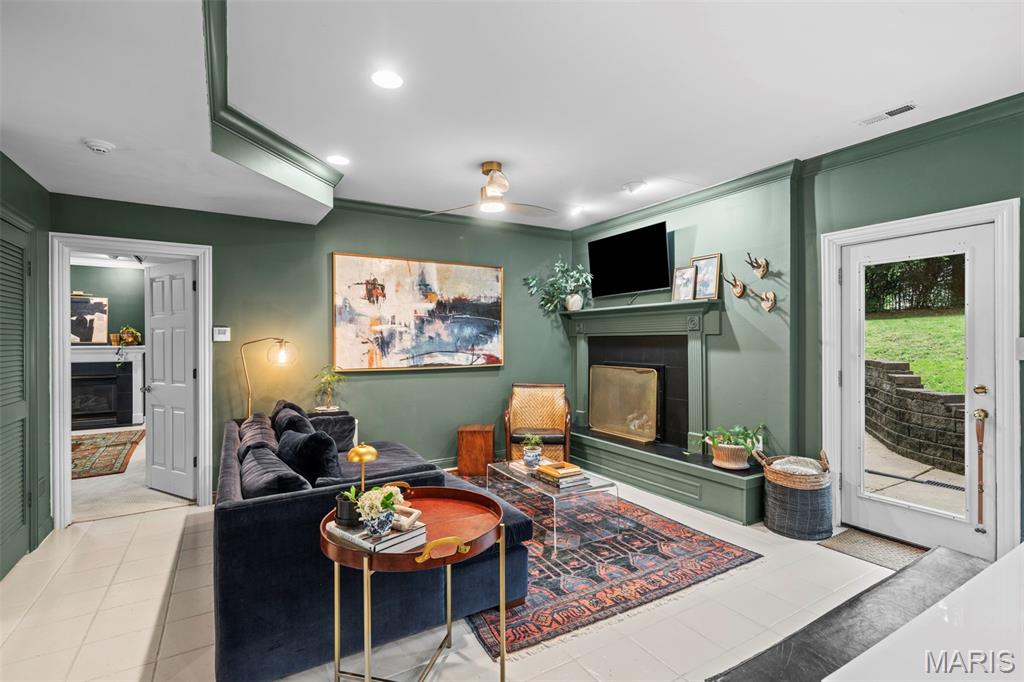 Town & Country Manor - Residential