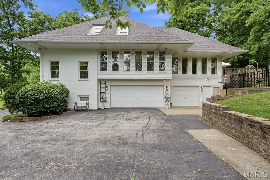 Town & Country Manor - Residential