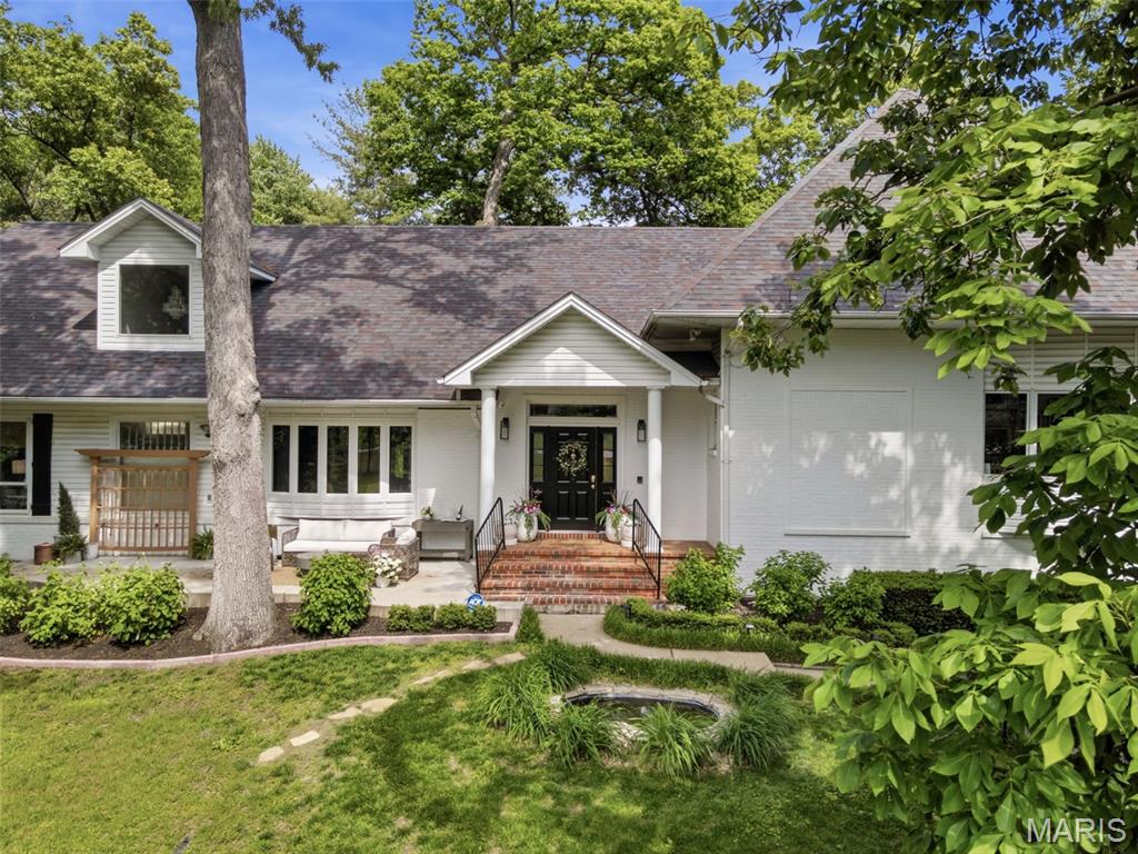 Town & Country Manor - Residential