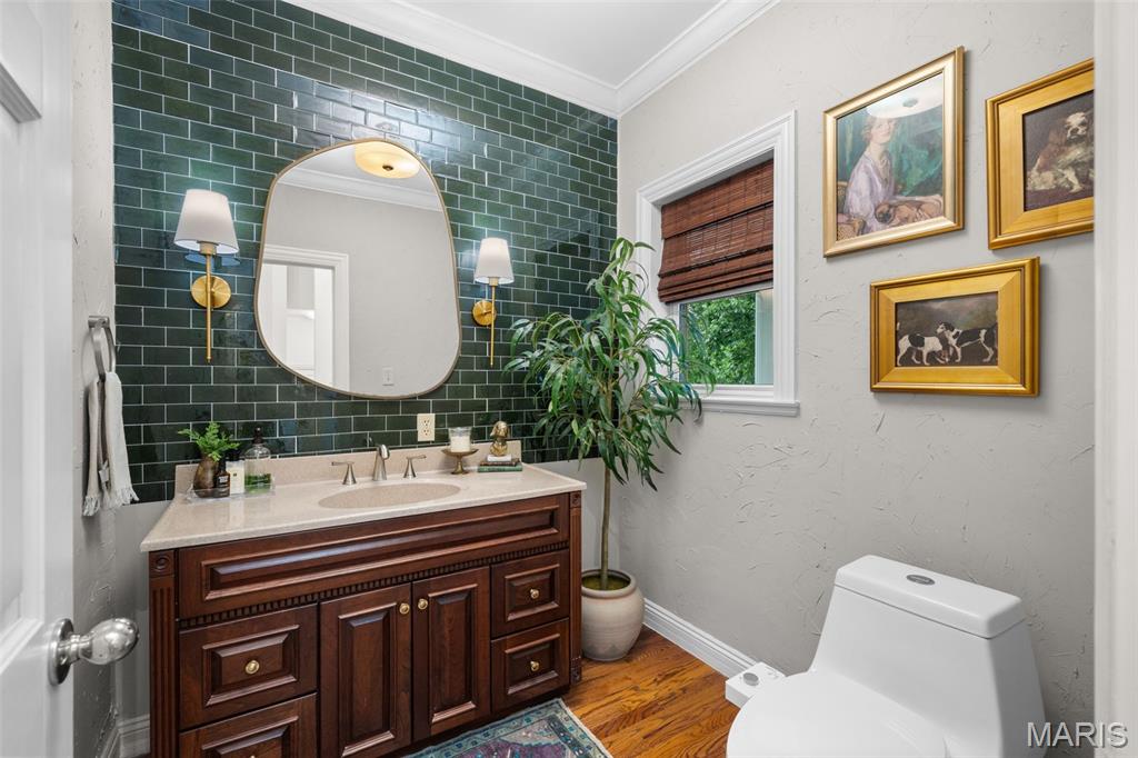 Town & Country Manor - Residential