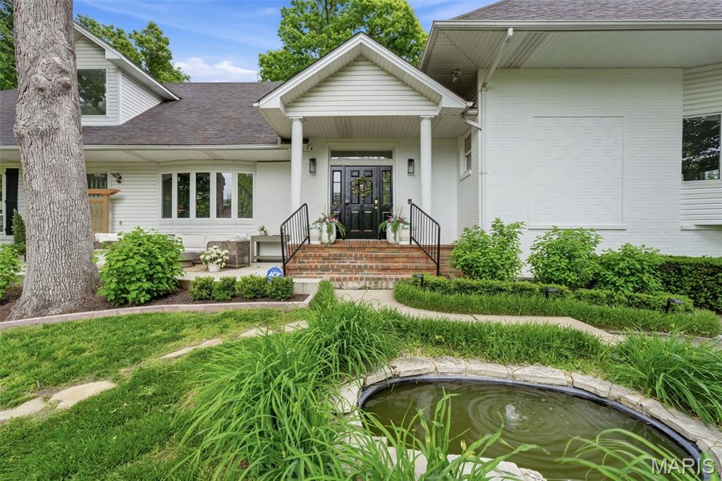 Town & Country Manor - Residential