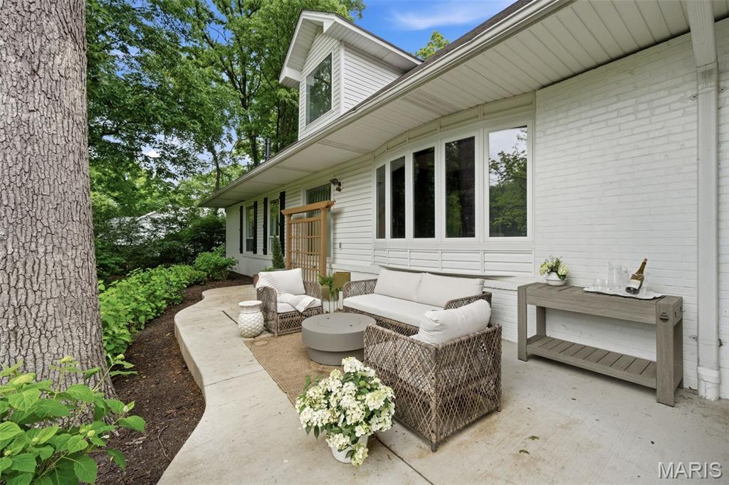 Town & Country Manor - Residential