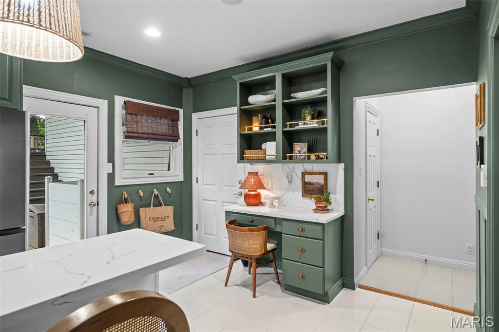 Town & Country Manor - Residential