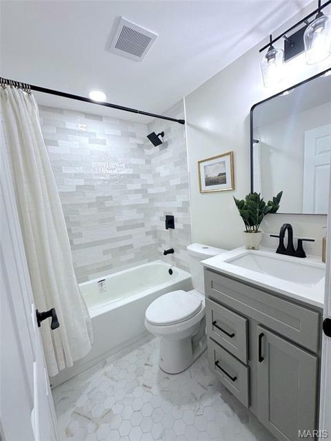 Tiny photo for 582 Brookhaven Court, Kirkwood, MO 63122 (MLS # 26007488)