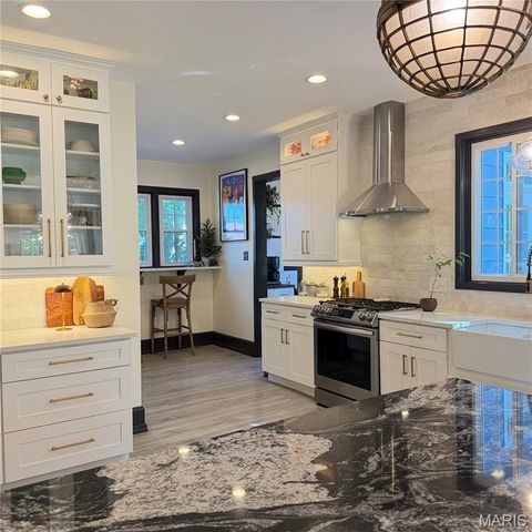 Tiny photo for 9445 Big Bend Boulevard, Webster Groves, MO 63119 (MLS # 26030578)