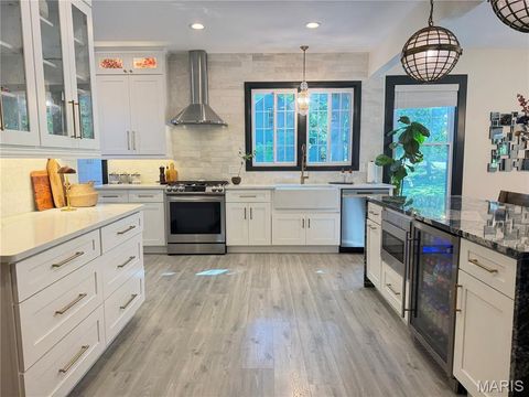Tiny photo for 9445 Big Bend Boulevard, Webster Groves, MO 63119 (MLS # 26030578)