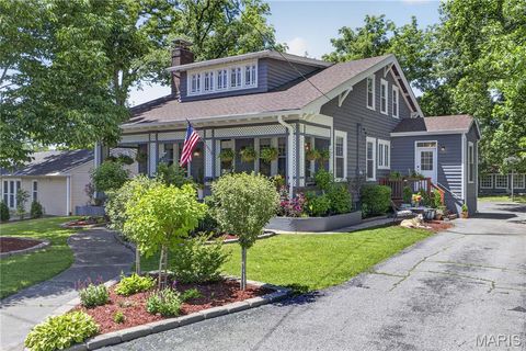 Photo of 9445 Big Bend Boulevard, Webster Groves, MO 63119 (MLS # 26030578)