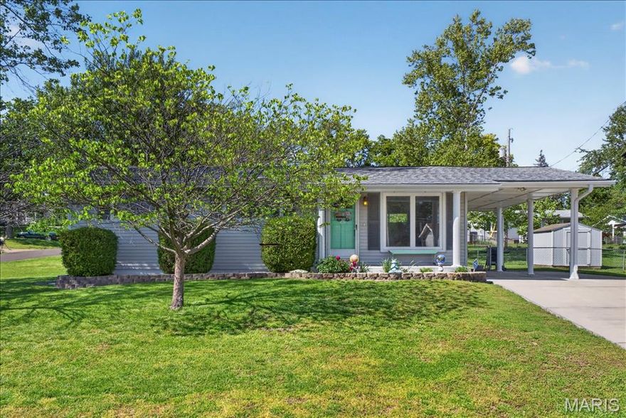Looking for the perfect spot in the Lindbergh School District? This 3-bedroom home is ready for you to move right in and start enjoying life. It has awesome curb appeal that’ll make you smile every time you pull into the brand-new, oversized two-car driveway. Inside, we’ve taken care of the big stuff so you don’t have to, including updated appliances and a solid HVAC system to keep you comfy year-round. Plus, there is plenty of extra room to spread out in the finished basement—it’s the perfect setup for a home gym, hangout spot or a dedicated playroom.
The location is honestly hard to beat. If you love being outside, you’re super close to Grant’s Farm and Grant’s Trail for biking and walking. You’re also right down the street from our awesome public library! When you’re back home, the backyard is fully fenced-in and ready for summer nights around the fire pit. It’s a bright, happy home in a fantastic neighborhood—come check it out and see why it’s the one!