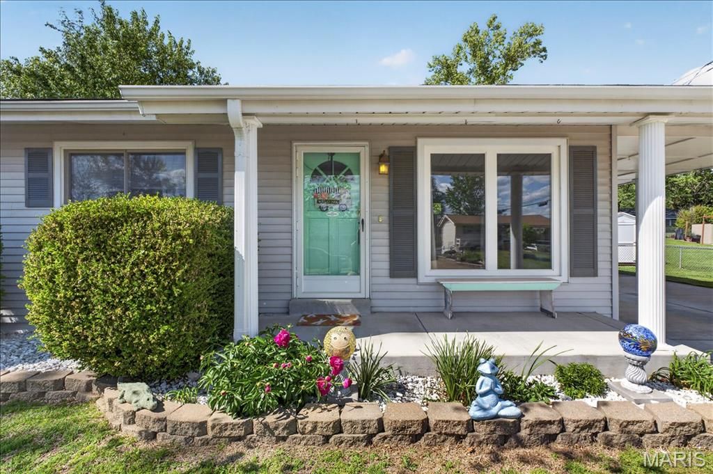 Photo of 10433 Leitrim Drive, St Louis, MO 63123 (MLS # 26024456)