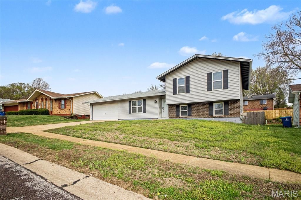 Photo of 1839 Lakemont Lane, St Louis, MO 63138 (MLS # 26018609)