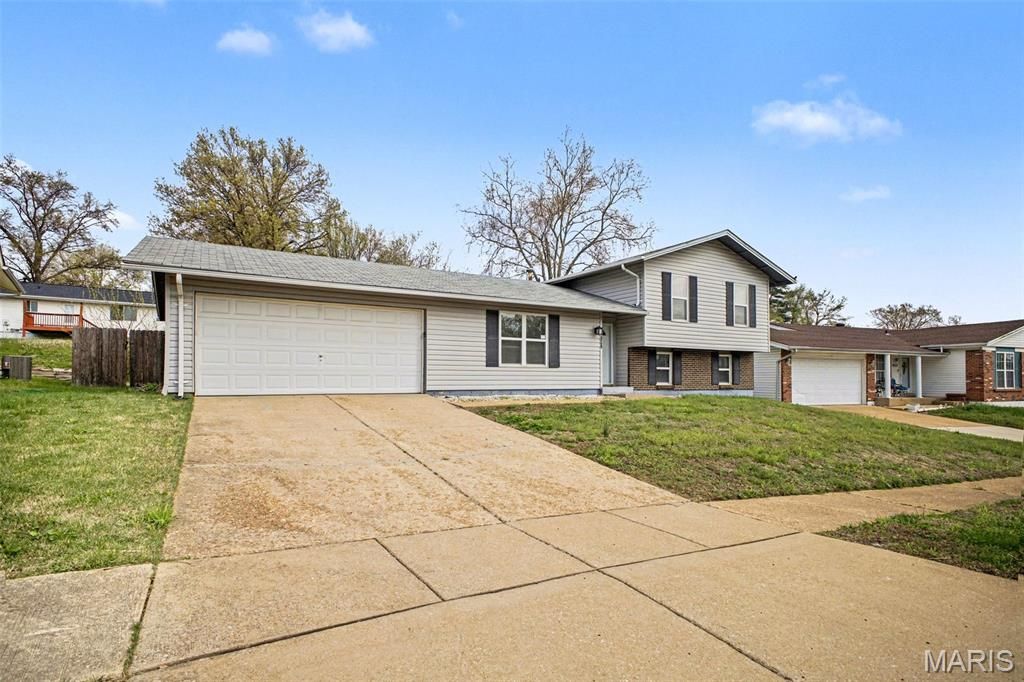 Photo of 1839 Lakemont Lane, St Louis, MO 63138 (MLS # 26018609)