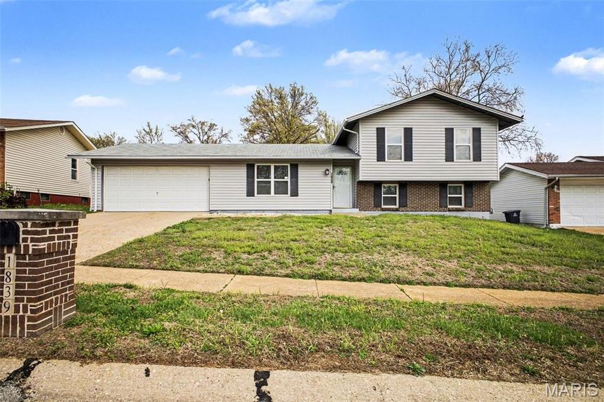 This move-in ready three-bedroom, two-bathroom home is located in the desirable Hidden Lake Park neighborhood. The residence features a functional layout designed for modern living, highlighted by an updated kitchen that boasts sleek granite countertops and stainless steel appliances.
The primary suite offers a spacious retreat, complete with a large walk-in closet for ample storage. Throughout the home, the living spaces provide a comfortable atmosphere for a variety of lifestyles. Step outside to find a fully fenced-in backyard, offering a private outdoor area perfect for relaxing or entertaining.
Ideally situated in a prime location, this home provides an easy commute to major local employers and regional airports. Its proximity to these key hubs ensures convenience for professionals and frequent travelers alike.
Schedule your private showing today!