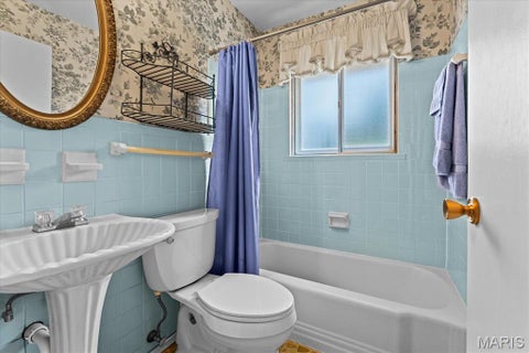 Tiny photo for 19 W Meadow Lane, Ballwin, MO 63021 (MLS # 26057084)
