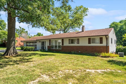 Tiny photo for 19 W Meadow Lane, Ballwin, MO 63021 (MLS # 26057084)