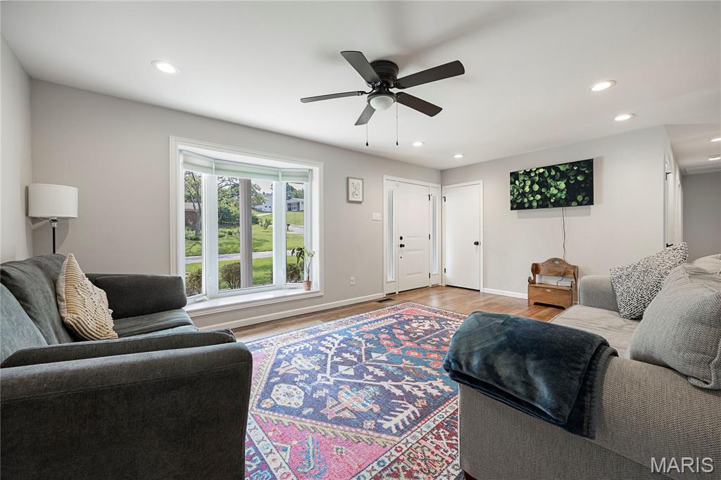 1221 Momarte Lane