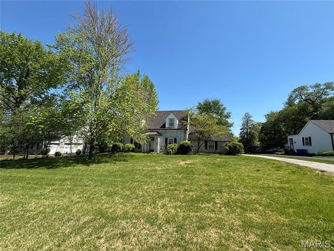 Tiny photo for 908 Woodshire Lane + Lot A Ln, Creve Coeur, MO 63141 (MLS # 26022887)