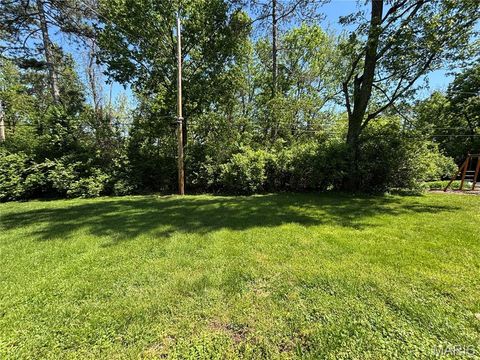 Tiny photo for 908 Woodshire Lane + Lot A Ln, Creve Coeur, MO 63141 (MLS # 26022887)