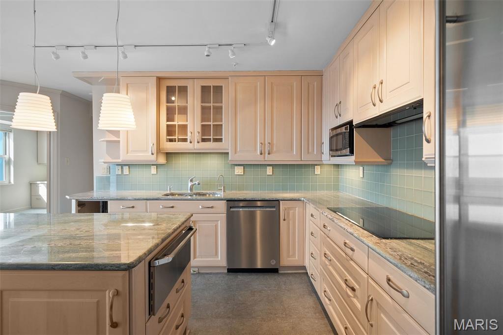 Whitehall Condo - Residential