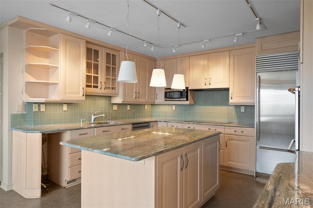 Whitehall Condo - Residential