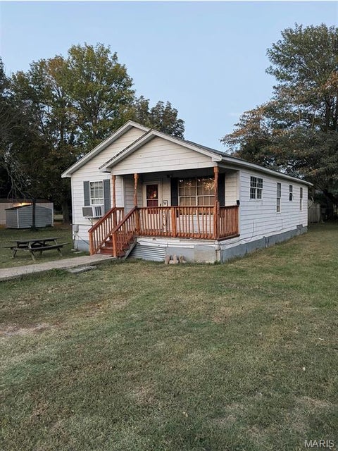 Photo of 305 Williamson Street, Parma, MO 63870 (MLS # 26068219)