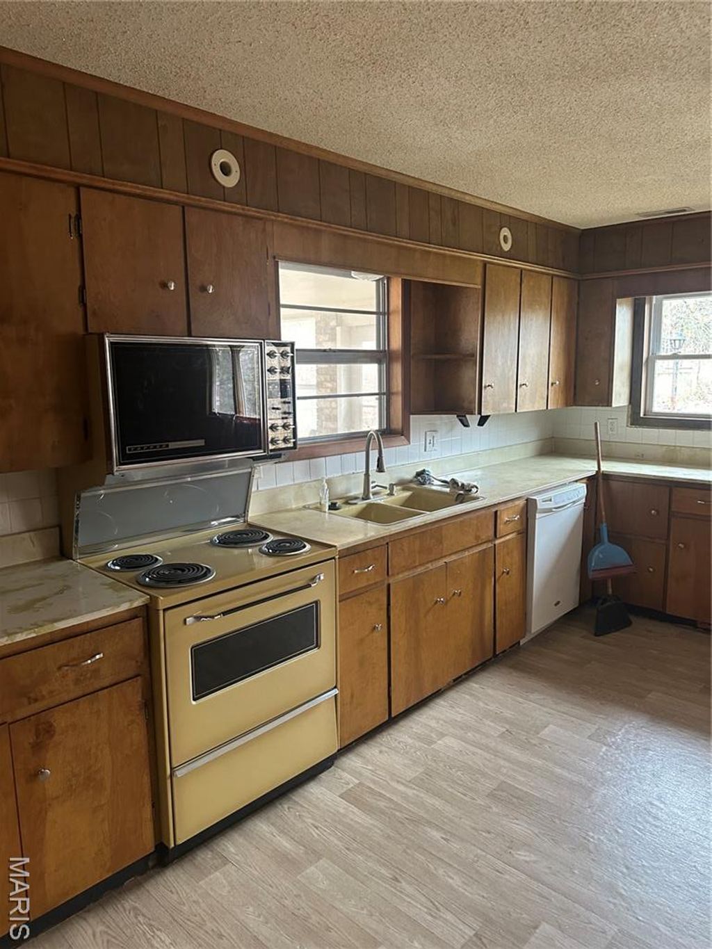 Photo of 1305 State Highway 142 E, Doniphan, MO 63935 (MLS # 26012942)