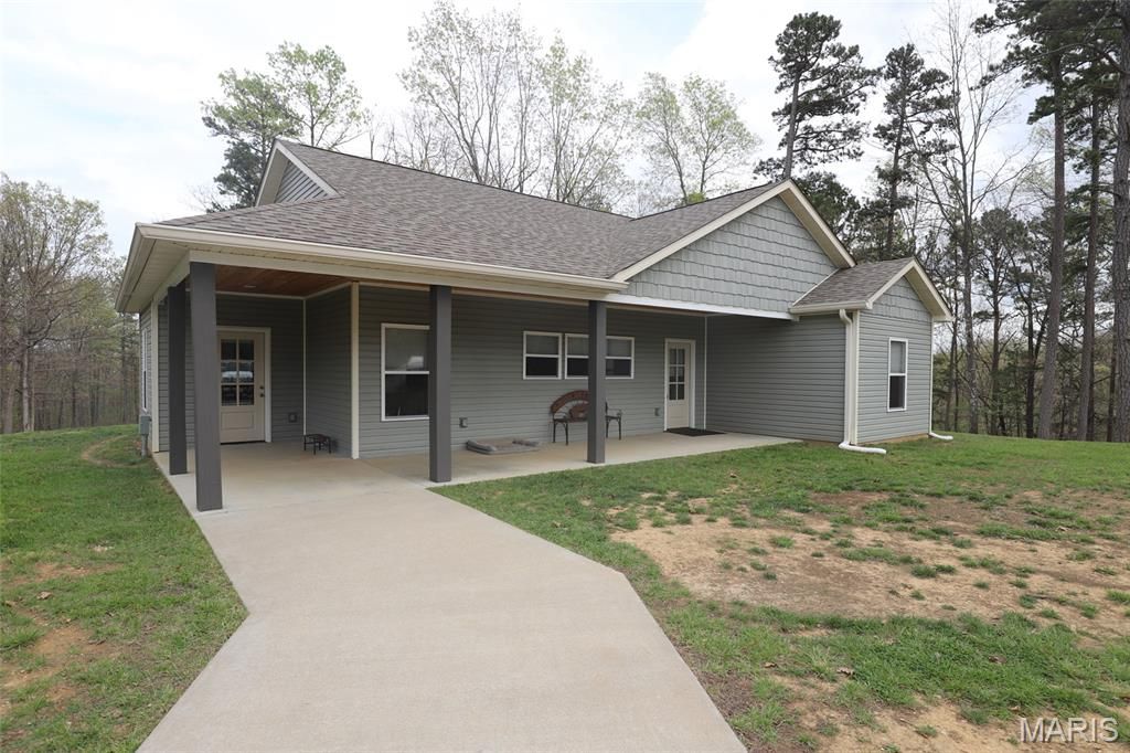 Photo of 10562 Scarlet Ridge Drive Dr, Potosi, MO 63664 (MLS # 26022438)