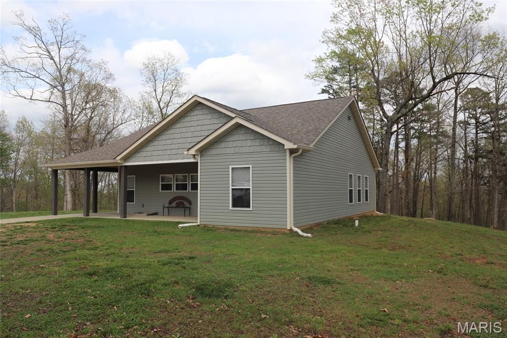 Photo of 10562 Scarlet Ridge Drive Dr, Potosi, MO 63664 (MLS # 26022438)