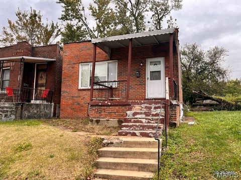 Photo of 4718 Lexington Avenue, St Louis, MO 63115 (MLS # 25074647)