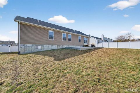 Tiny photo for 101 Kensington Palace Drive, Troy, MO 63379 (MLS # 26006138)