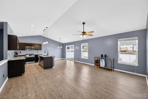 Tiny photo for 101 Kensington Palace Drive, Troy, MO 63379 (MLS # 26006138)