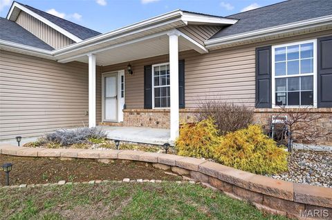 Tiny photo for 101 Kensington Palace Drive, Troy, MO 63379 (MLS # 26006138)