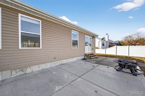 Tiny photo for 101 Kensington Palace Drive, Troy, MO 63379 (MLS # 26006138)