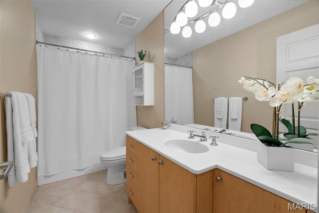 Ladue Downs 1 - Residential