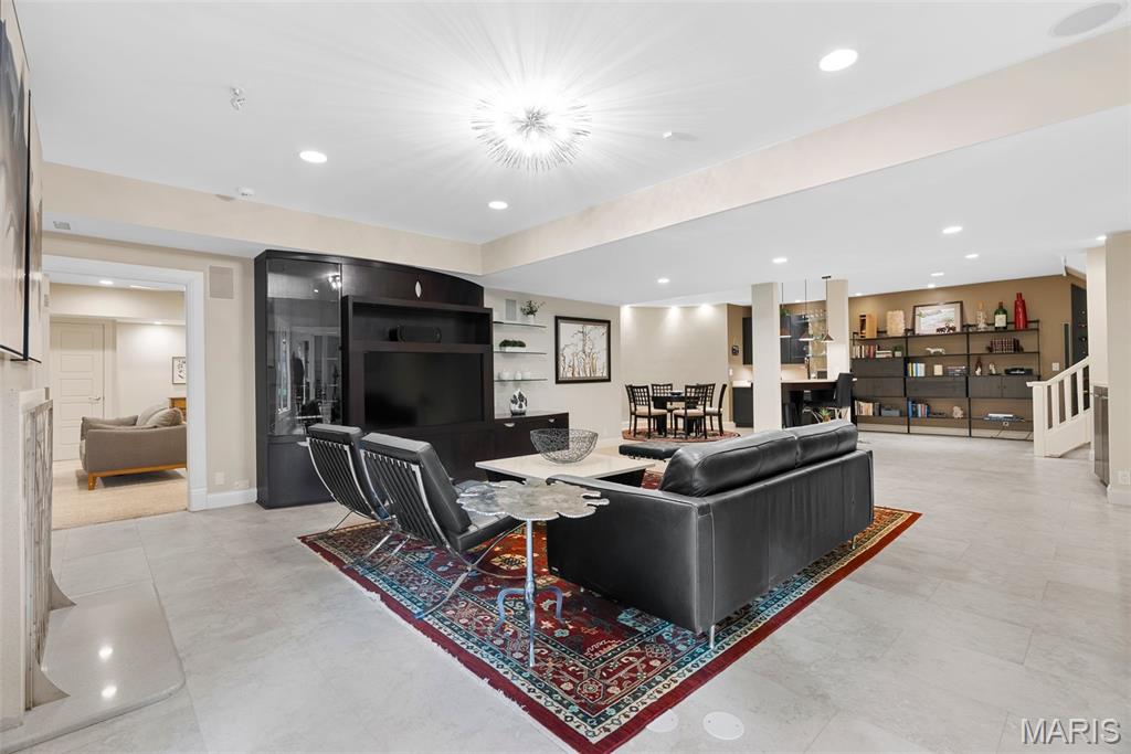 Ladue Downs 1 - Residential