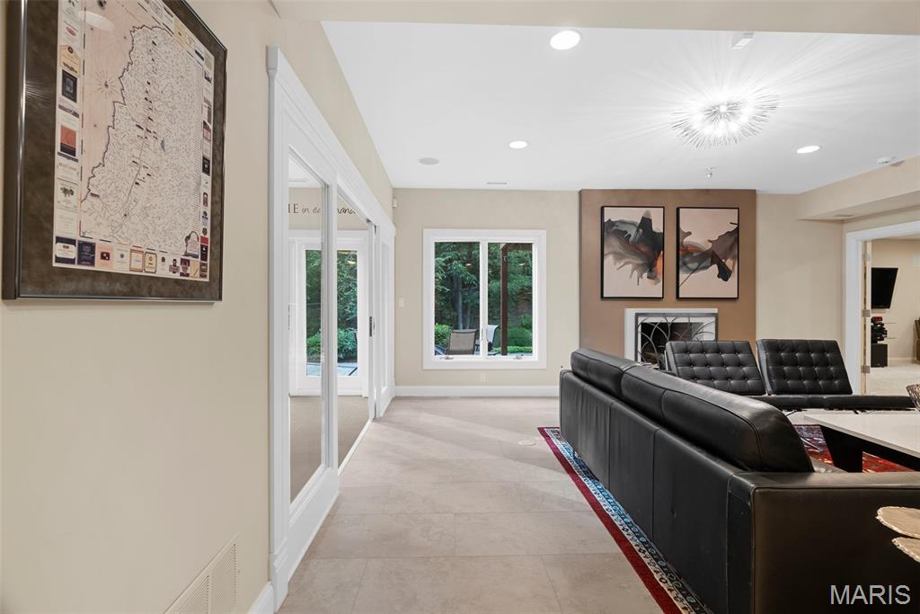 Ladue Downs 1 - Residential