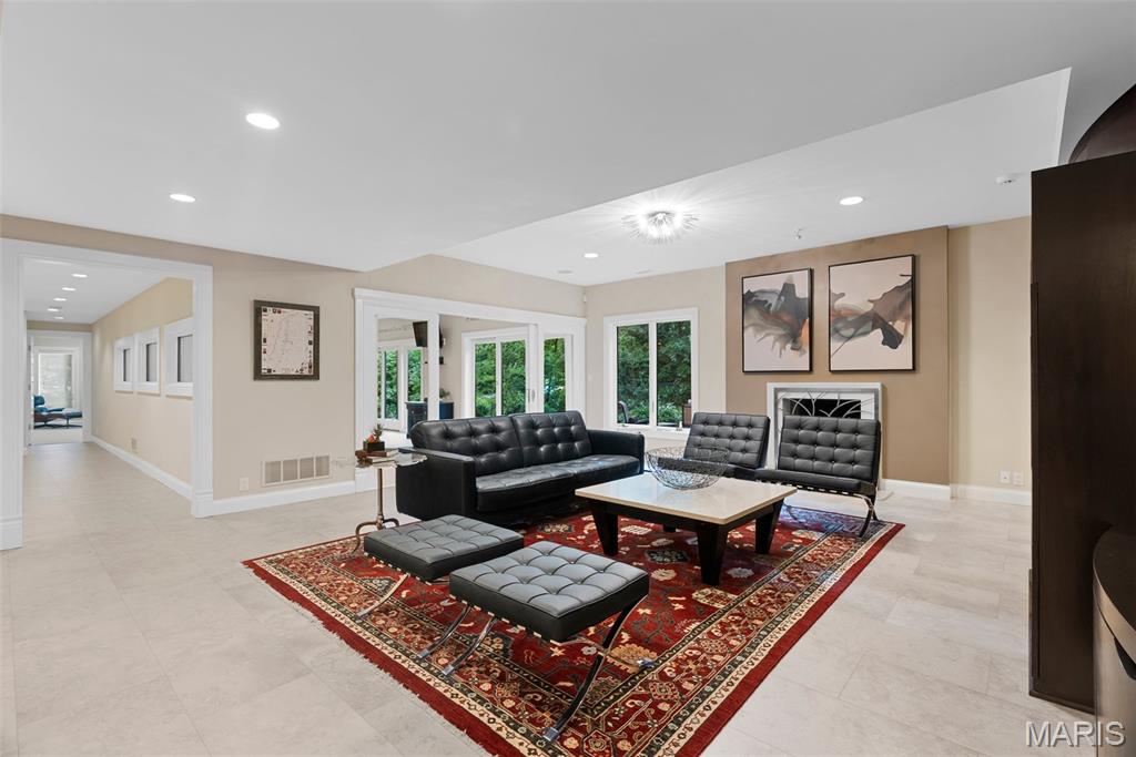 Ladue Downs 1 - Residential