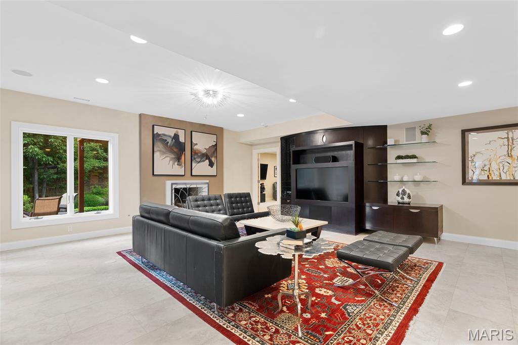 Ladue Downs 1 - Residential