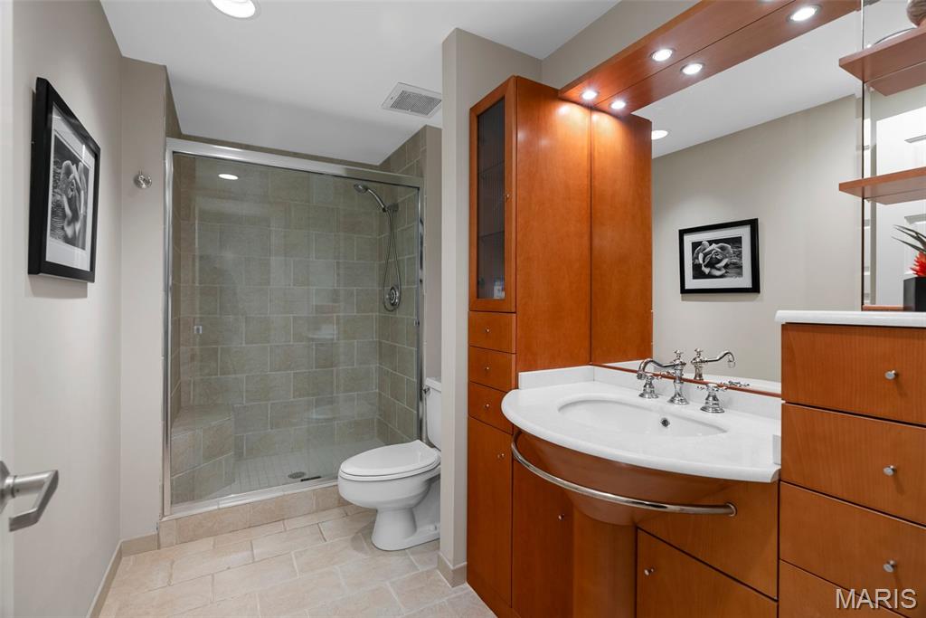 Ladue Downs 1 - Residential