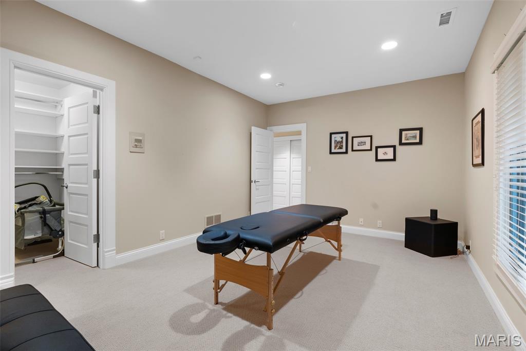 Ladue Downs 1 - Residential