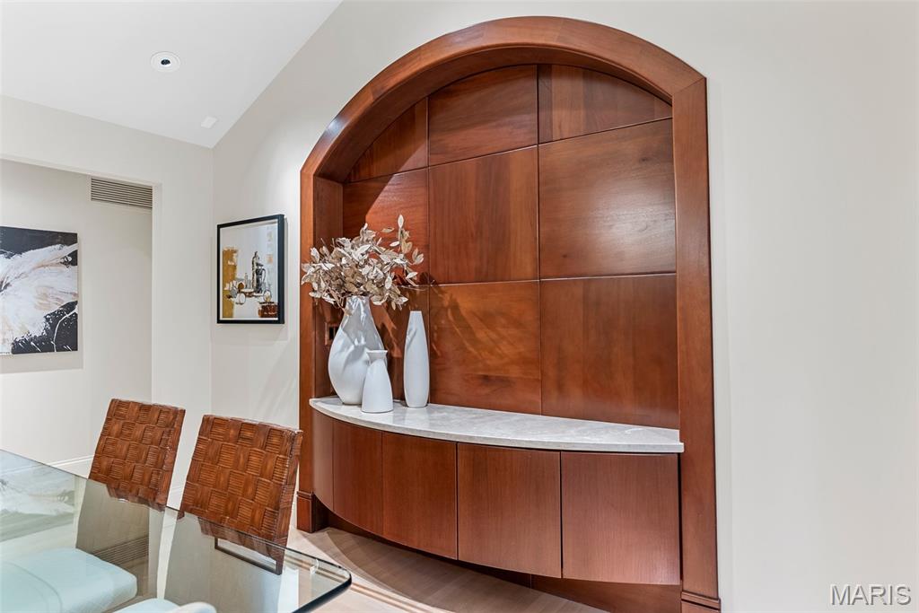 Ladue Downs 1 - Residential