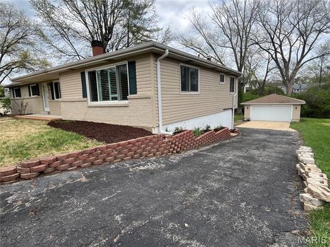 Tiny photo for 512 Bryan Avenue, Kirkwood, MO 63122 (MLS # 26026742)