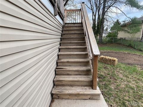 Tiny photo for 512 Bryan Avenue, Kirkwood, MO 63122 (MLS # 26026742)